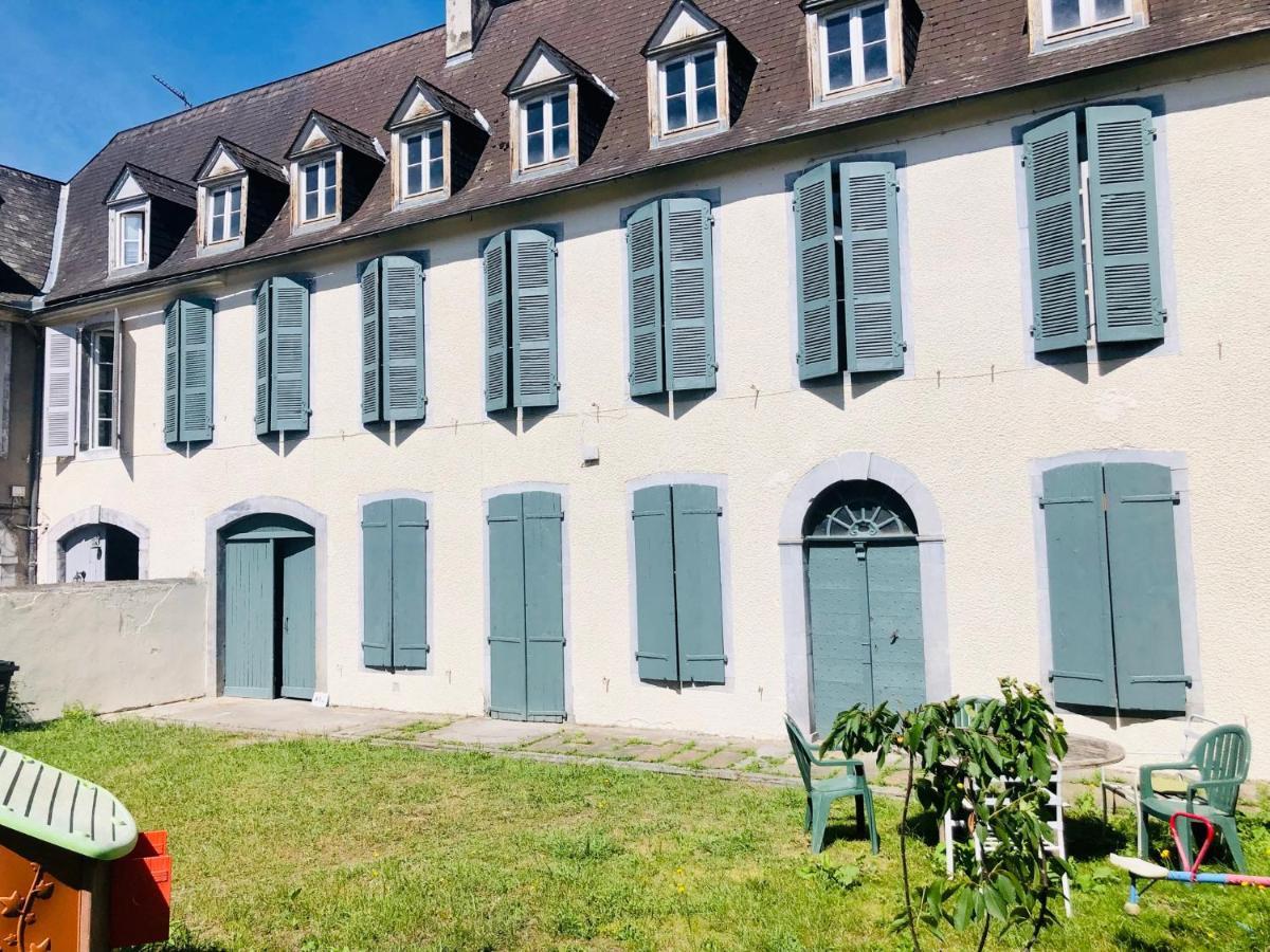 Une Maison De Famille Oloron-Sainte-Marie Exterior foto